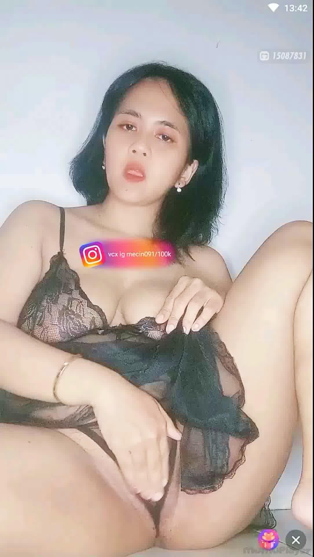 Cherry Anaknya Mami Kina Digrepe Lagi Pemanasan